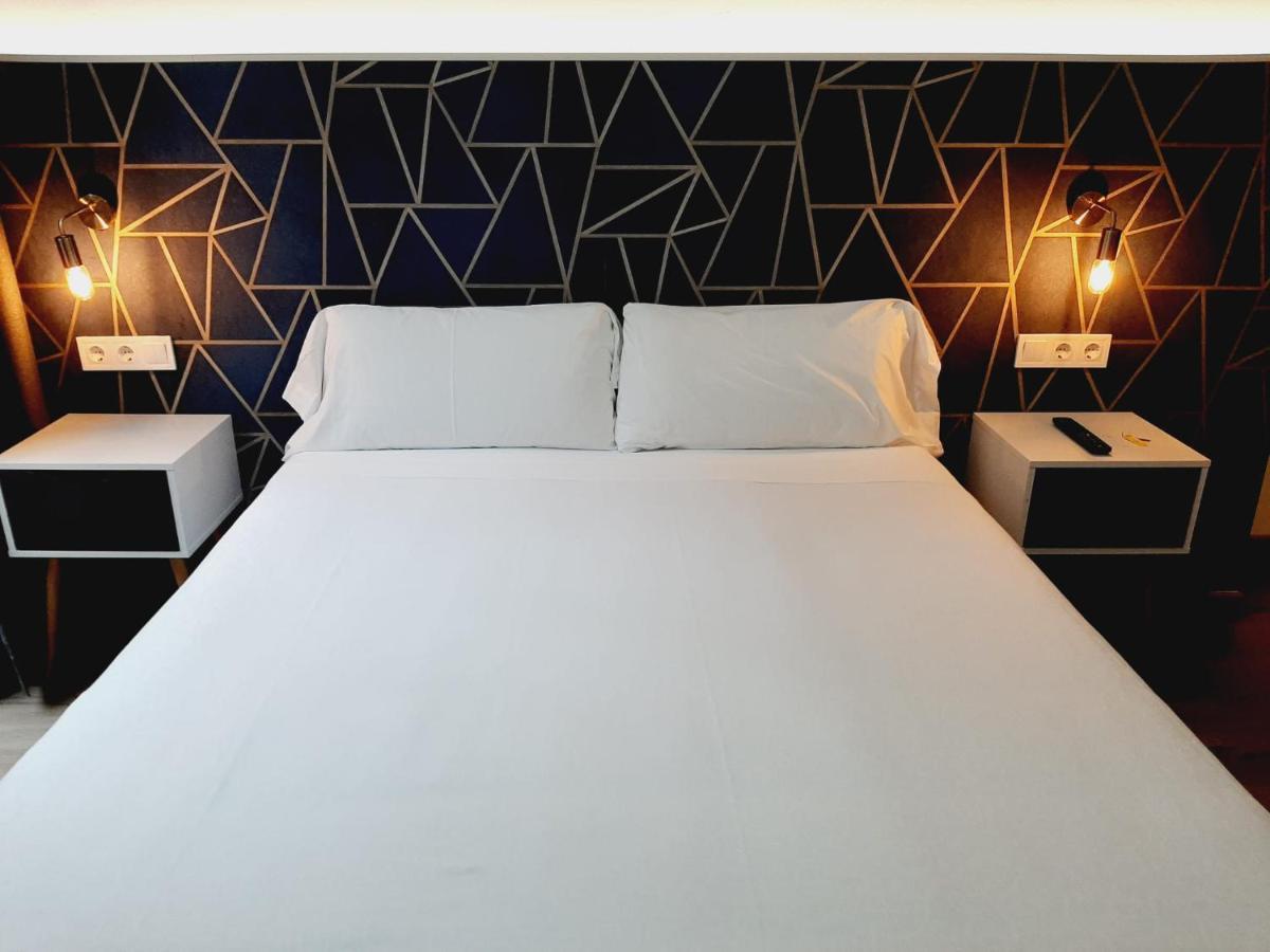 Hostal Laia By Gaiarooms Barcelona Eksteriør billede