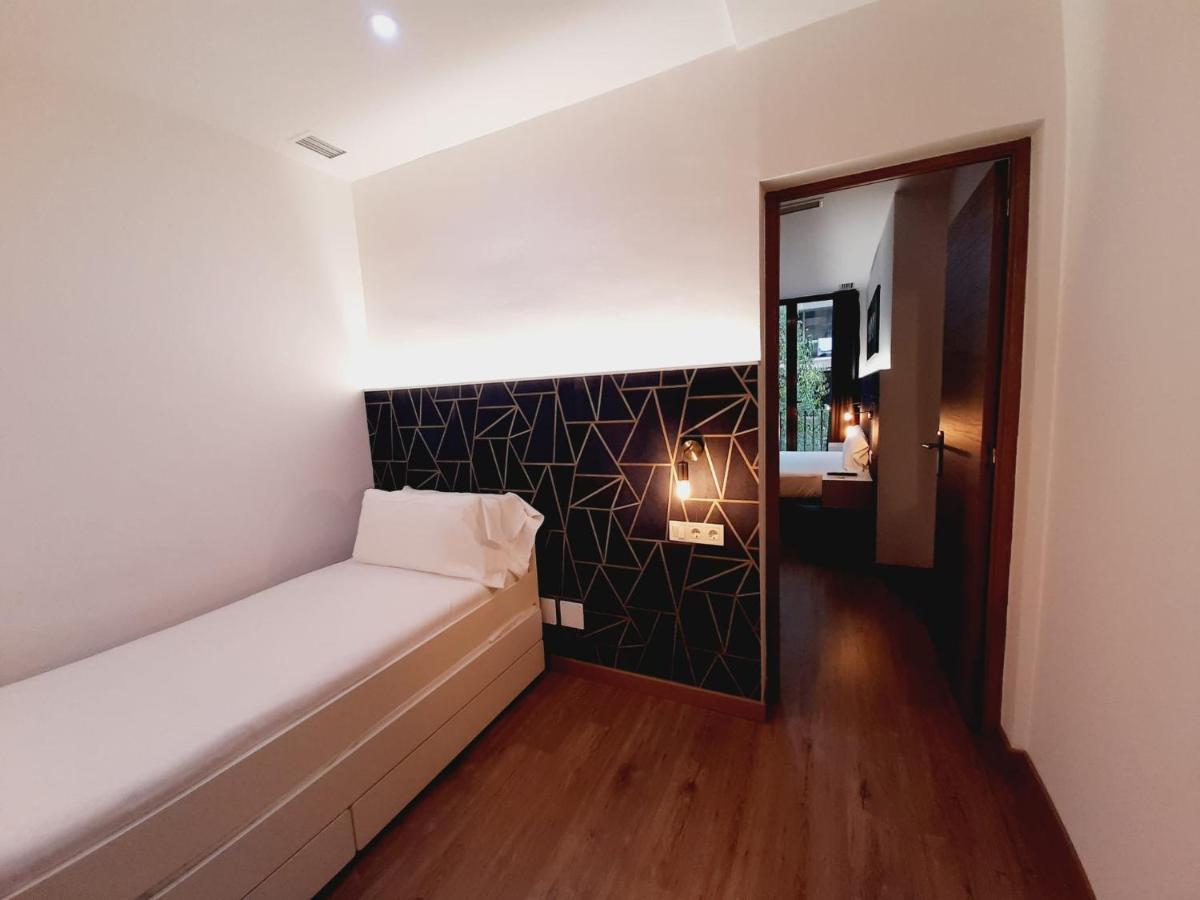 Hostal Laia By Gaiarooms Barcelona Eksteriør billede